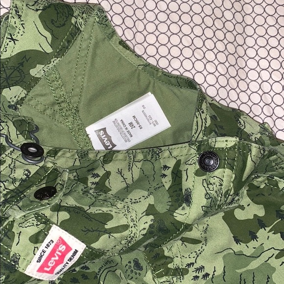 Levi’s Baby  Camo Overall - Picture 3 of 7